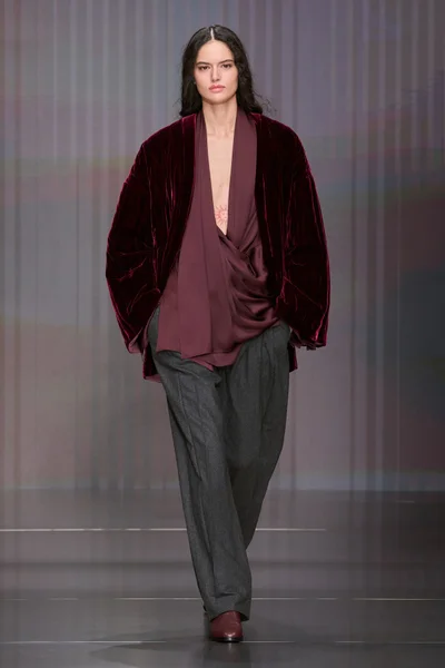 Look 28